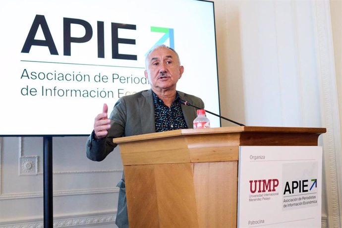 El secretario general de UGT, Pepe Álvarez, en el seminario de la APIE de la UIMP