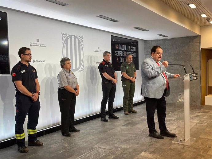 El conseller de Interior de la Generalitat, Joan Ignasi Elena, durante la rueda de prensa