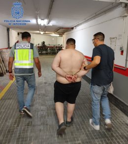 Detenido un joven por engañar a menores por redes sociales para conseguir dinero y sexo en Palma