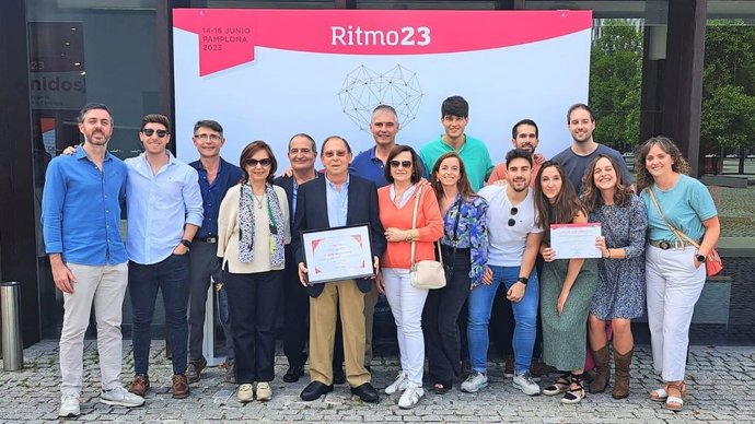 El Hospital Universitario Juan Ramón Jiménez ha recibido el premio de la Sociedad Española de Cardiología (SEC) al mejor estudio de investigación en estimulación cardíaca (marcapasos) .