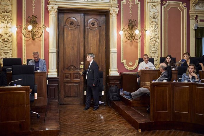 Pleno de renuncia del concejal socialista Alfonso Pavón de su acta, a 22 de junio de 2023, en Ourense, Galicia (España). Hoy se ha celebrado un pleno exprés en el Concello de Ourense donde se ha hecho efectiva la renuncia al acta de concejal del sociali