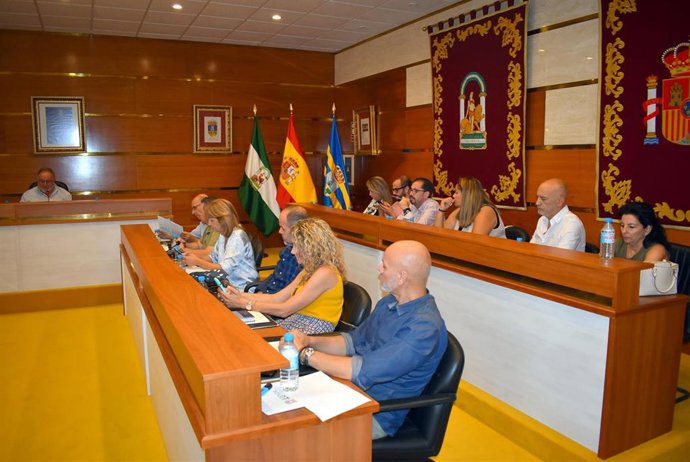 En el pleno se han aprobado, entre otros, aspectos relativos a la periodicidad de las sesiones, la creación y composición de las comisiones informativas permanentes y especiales, o la fijación del importe por asistencias a órganos colegiados.