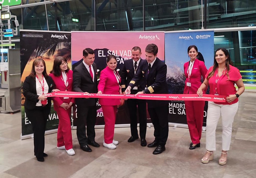 Inauguración de la ruta entre Madrid y El Salvador de Avianca.