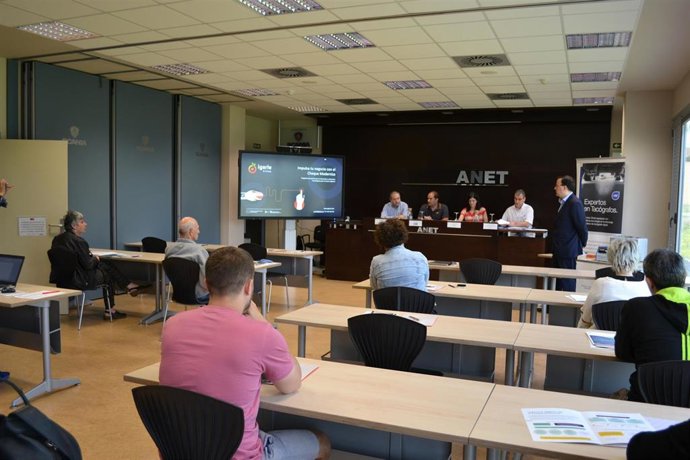 Un momento de la sesión en la que se ha informado de las ayudas a la modernización del transporte.