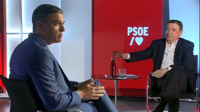 El presidente y secretario general del PSOE en la segunda 'Sesión de trabajo' con el ministro de Agricultura, Pesca, Alimentación, Luis Planas, en la sede de la calle Ferraz