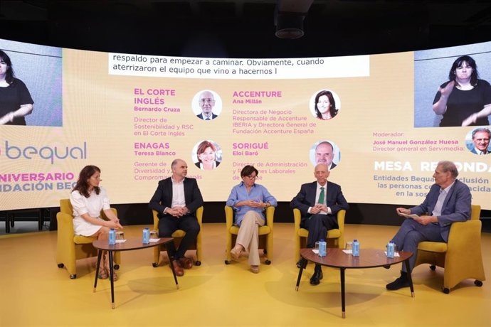 Mesa redonda organizada durante el X aniversario de la Fundación Bequal
