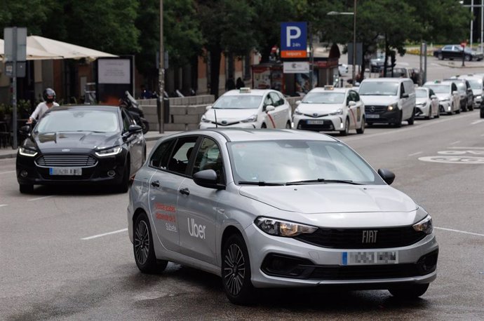 UNAUTO exige a la autoridad competentes planes de seguridad para los conductores profesionales de traslado de viajeros.