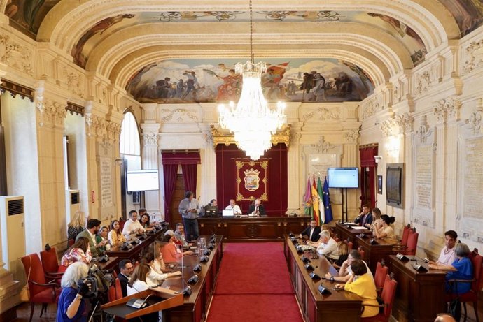 El Pleno del Ayuntamiento de Málaga para el proceso del sorteo de asignación de los componentes de las mesas electorales.