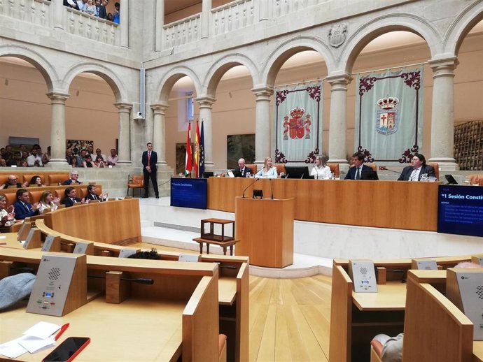 Marta Fernández Cornago elegida presidenta del Parlamento de La Rioja