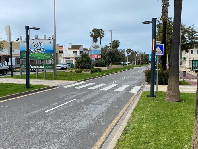 Vodafone desarrolla en Rota dos proyectos de digitalización que promueven una movilidad urbana digital y segura, como pasos de peatones inteligentes