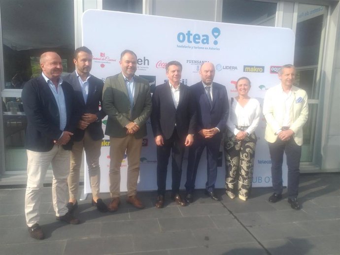 Juan Cofiño en la clausura de la asamblea general de Otea