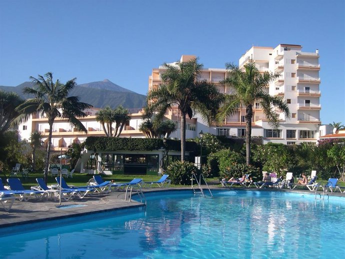 Archivo - Hotel Miramar de Puerto de la Cruz que se será reconvertido en el Atlantic Hills, de cuatro estrellas