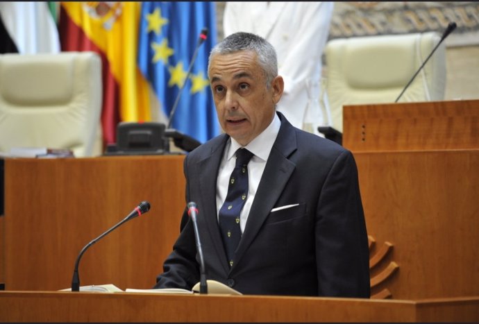El dirigente de Vox Ángel Pelayo Gordillo toma posesión como diputado en la Asamblea de Extremadura