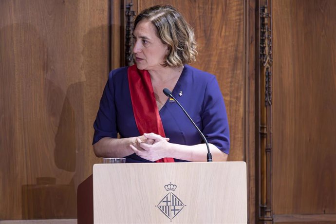 La exalcaldesa y líder de BComú en el Ayuntamiento de Barcelona, Ada Colau, en su discurso durante el pleno de constitución del nuevo consistorio, a 17 de junio de 2023, en Barcelona, Catalunya (España). Collboni ha sido investido con los votos de BCom y