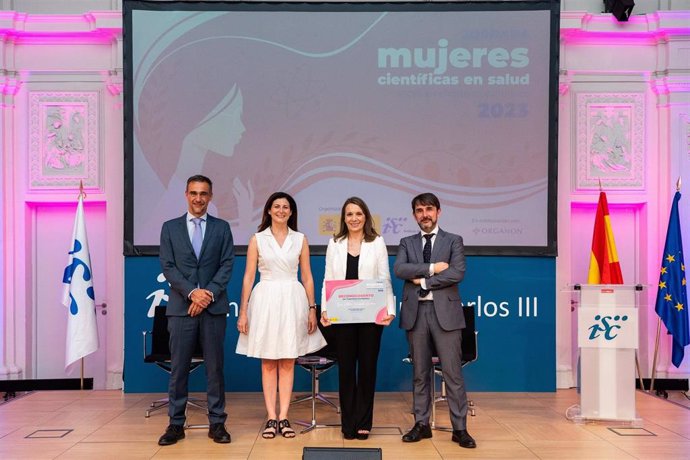 El ISCIII concede a la doctora Alicia Hernández Gutiérrez el primer 'Reconocimiento Mujeres Científicas en Salud'. En Madrid (España), a 23 de junio de 2023.