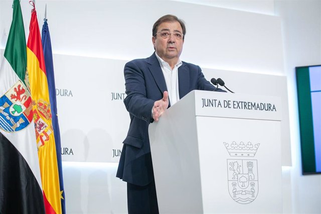 El presidente en funciones de la Junta de Extremadura, Guillermo Fernández Vara, durante la constitución de la Asamblea de Extremadura, a 20 de junio de 2023, en Mérida, Badajoz, Extremadura (España). 