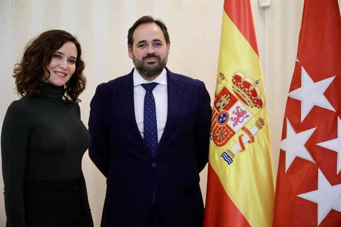 Archivo - El presidente del Partido Popular de Castilla-La Mancha, Paco Núñez, y la presidenta de la Comunidad de Madrid, Isabel Díaz Ayuso
