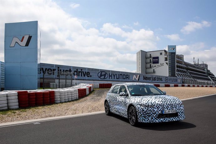 El Hyundai IONIQ 5 N en el circuito de pruebas de Nürburgring Nordschleife (Alemania)