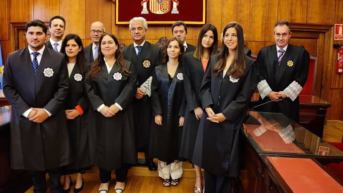 El presidente del Tribunal Superior de Justicia de Asturias, Jesús María Chamorro, preside el acto de jura o promesa de seis jueces en prácticas de la 72 promoción de la Escuela Judicial.