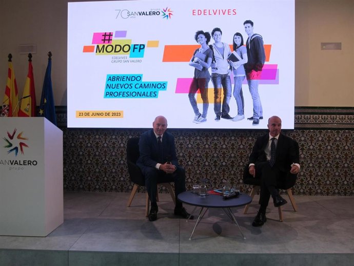 El director general del Grupo San Valero, César Romero, y el del Grupo Edelvives, Javier Cendoya, presentan la iniciativa conjunta #modoFP para asesorar a centros a implantar este tipo de estudios.