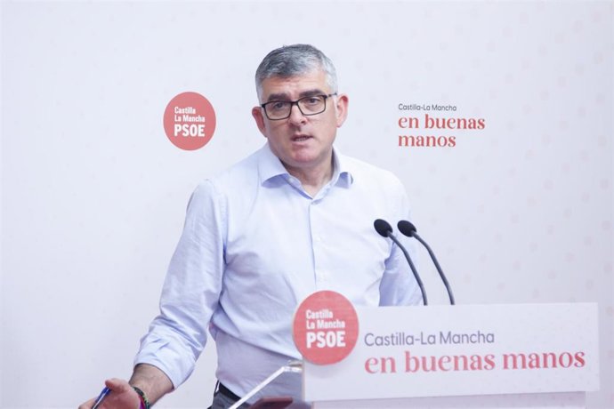 El presidente del Grupo Parlamentario Socialista en las Cortes de C-LM, Ángel Tomás Godoy