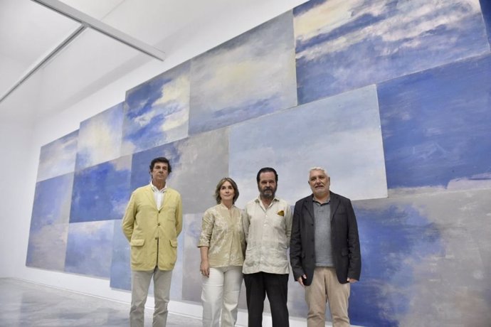 El CAAC renueva 'Devenir pintura' con los 'Cielos' de Carmen Laffón