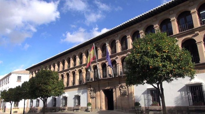 Archivo - Fachada del Ayuntamiento de Ronda