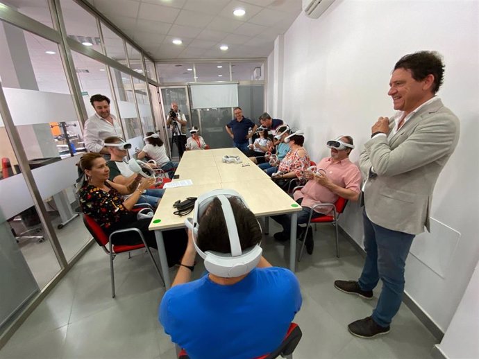 Las gafas de realidad virtual para el entrenamiento de competencias profesionales llegan al SAE de La Línea