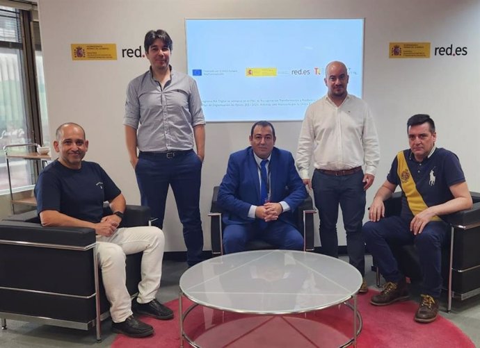 José Hernández, presidente de la FNDB, junto con la junta directiva y algunos agentes digitalizadores han mantenido una reunión con Red.Es, que gestiona la implantación del Kit Digital