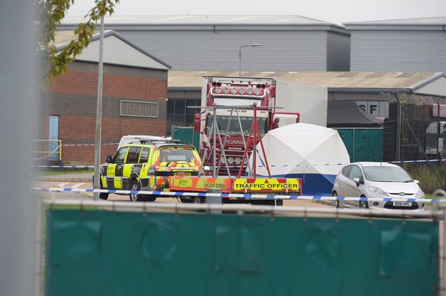 Archivo - October 23, 2019, Thurrock, Essex, UK: London UK: Police close off the Waterglade industrial estate in Thurrock, Essex after 39 bodies were found in the back of a lorry believed to have come from Bulgaria
