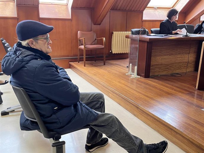 Archivo - El 'pederasta de Astillero' en el juicio celebrado en la Audiencia Provincial por el intento de agredir sexualmente a una menor de 10 años en Santander