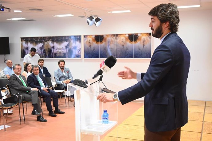 El vicepresidente de la Junta de Castilla y León, Juan García-Gallardo, este viernes durante un acto con el sector vinícola de la Comunidad