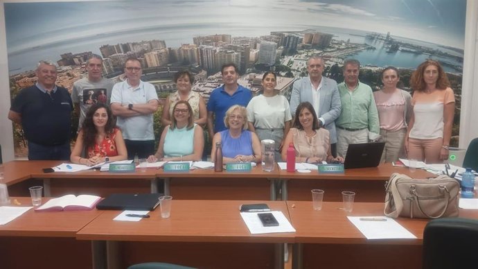 Imagen tras el principio de acuerdo alcanzado y que supone la desconvocatoria de la huelga en el sector del comercio.