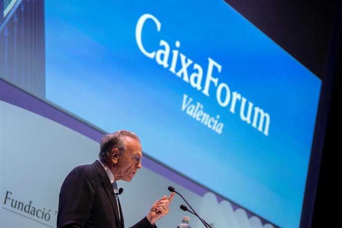 Archivo - El presidente de Criteria Caixa y de la Fundación Bancaria La Caixa, Isidre Fainé, durante la inauguración de CaixaForum Valencia, en el gora de la Ciudad de las Artes y las Ciencias, a 21 de junio de 2022, en Valencia, Comunidad Valenciana (