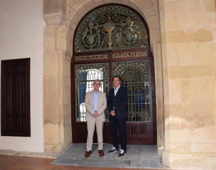 El CEO del Palacio de Congresos de Córdoba, Juan Salado (izda), y el CEO de Letsgo, Vicente Roig.