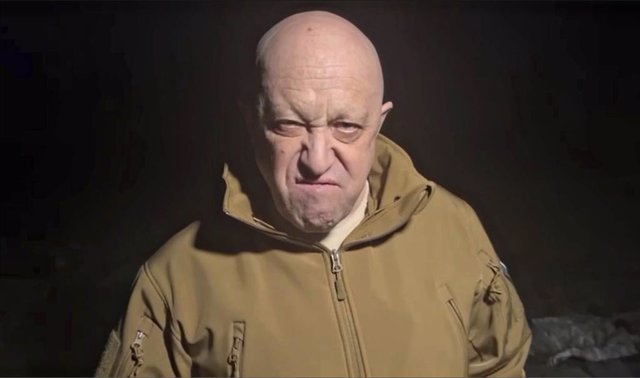 Archivo - May 4, 2023, Bakhmut, Donetsk Oblast, Ukraine: Russian Yevgeny Prigozhin, owner of the Wagner Group of mercenaries broadcasts a tirade against Russian Defense Minister Sergei Shoigu accusing the military command of starving his forces of ammunit