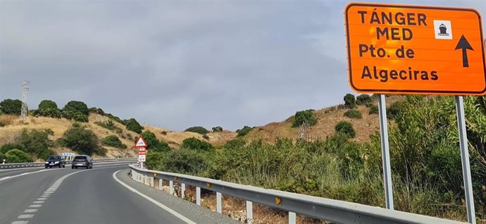 Cerrado el Puerto de Tarifa a la navegación marítima por temporal de Levante