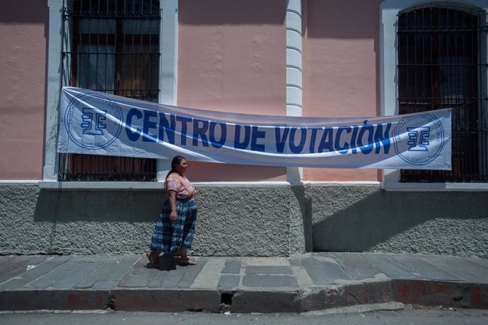 Archivo - Centro de votación en Quetzaltenango, Guatemala.