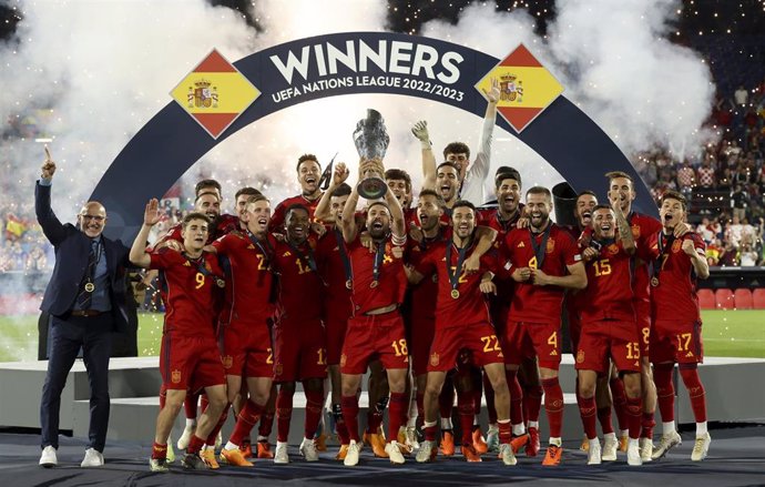 La selección española levanta el título en la Liga de Naciones 2022-2023 en Róterdam (Países Bajos).