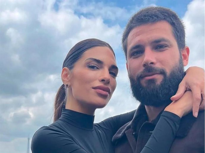 MIRIAM CRUZ Y JOTA PELETEIRO