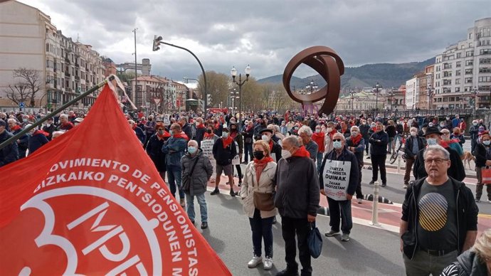 Archivo - Concentración del Movimiento de Pensionistas en Bilbao.