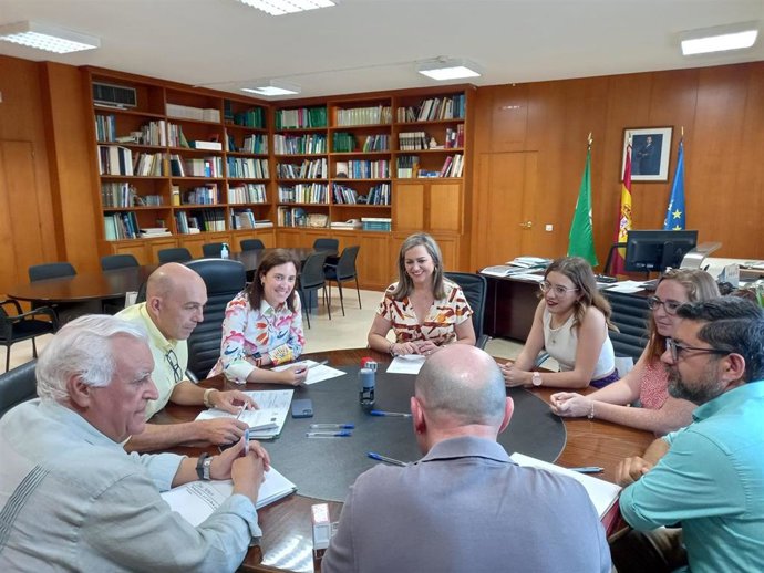 Firmada el acta para las obras de remodelación de la calle Amador de los Ríos de Baena