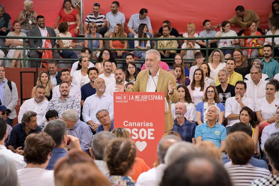 El secretario general de los socialistas canarios, Ángel Víctor Torres, interviene en acto preelectoral, en el Terrero de Lucha Santiago Yanes, a 24 de junio de 2023, en Puerto de la Cruz, Tenerife, Santa Cruz de Tenerife, Islas Canarias (España). Este