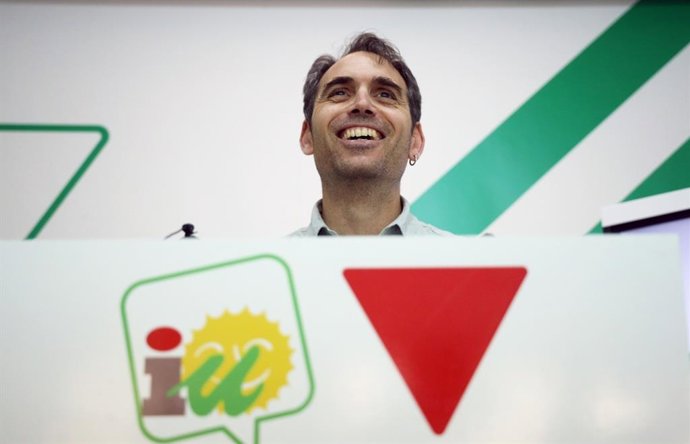El coordinador de IU Andalucía, Toni Valero, en rueda de prensa en Málaga., archivo 