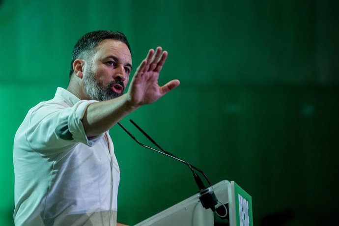 El presidente de Vox, Santiago Abascal, interviene durante el acto de clausura de la Asamblea General del partido, en el Recinto Ferial de IFEMA MADRID.