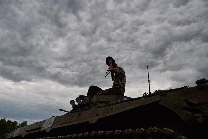 Archivo - May 22, 2023, Kyiv, Donetsk, Ukraine: Following continued fighting in Bakhmut, damaged vehicles are repaired by mechanic crews. Working with outdated equipment."they work miracles" to get them running again