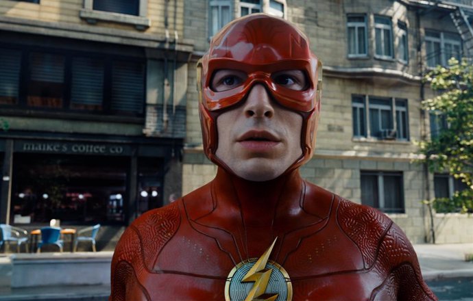 Así son los 2 finales alternativos de The Flash... Que Ezra Miller llegó a rodar