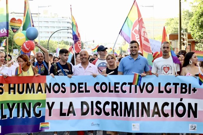 El PSOE participa en la manifestación del Orgullo