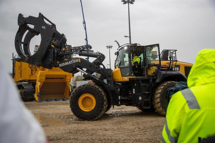 Archivo - Foto de archivo de una excavadora