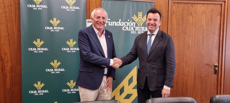Acuerdo entre Emilio Ponce, por la Fundación Caja Rural del Sur, como Rafael Romero Díaz, en representación del Real Club Recreativo de Tenis